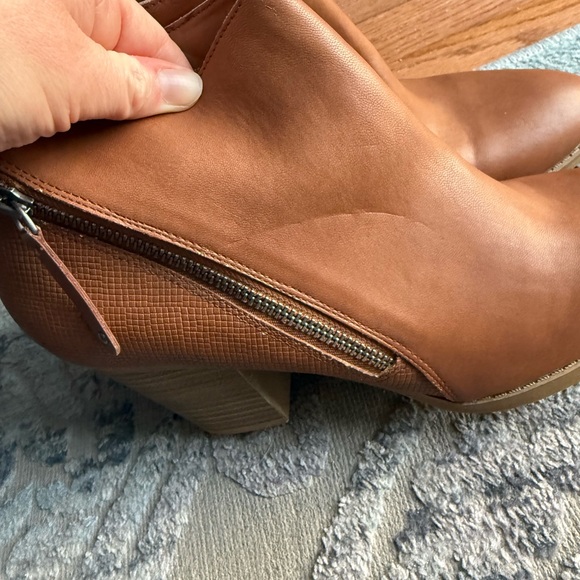 DV by Dolce Vita Brown Ankle Booties - Picture 2 of 10